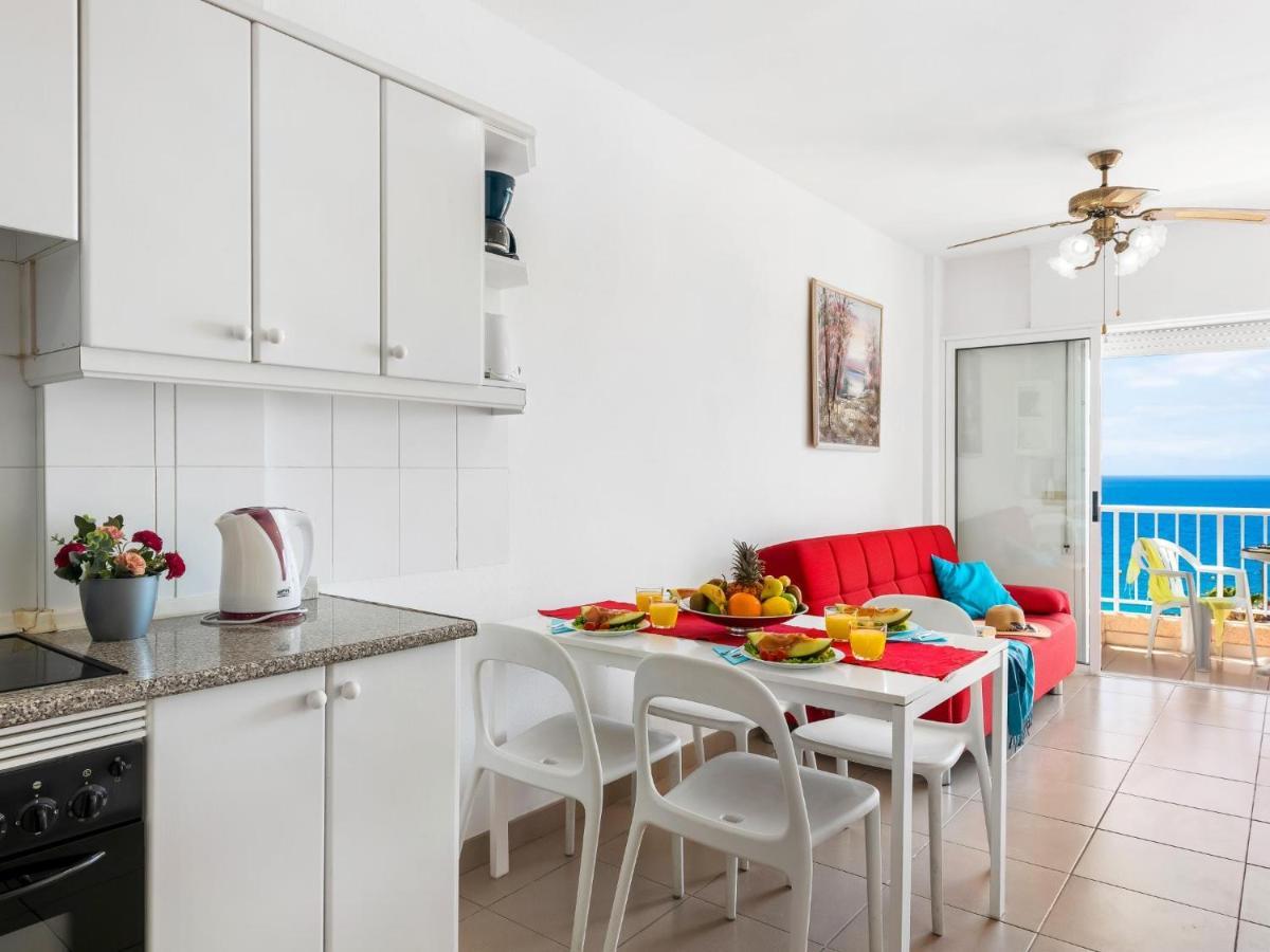 Апартаменти 1 1 Beautiful Seafront With Balcony And Wifi Лос-Крістіанос Екстер'єр фото