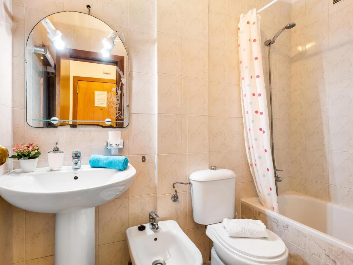 Апартаменти 1 1 Beautiful Seafront With Balcony And Wifi Лос-Крістіанос Екстер'єр фото